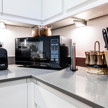 Mission Wave - Venture Apartment Staines-upon-Thames Exteriör bild