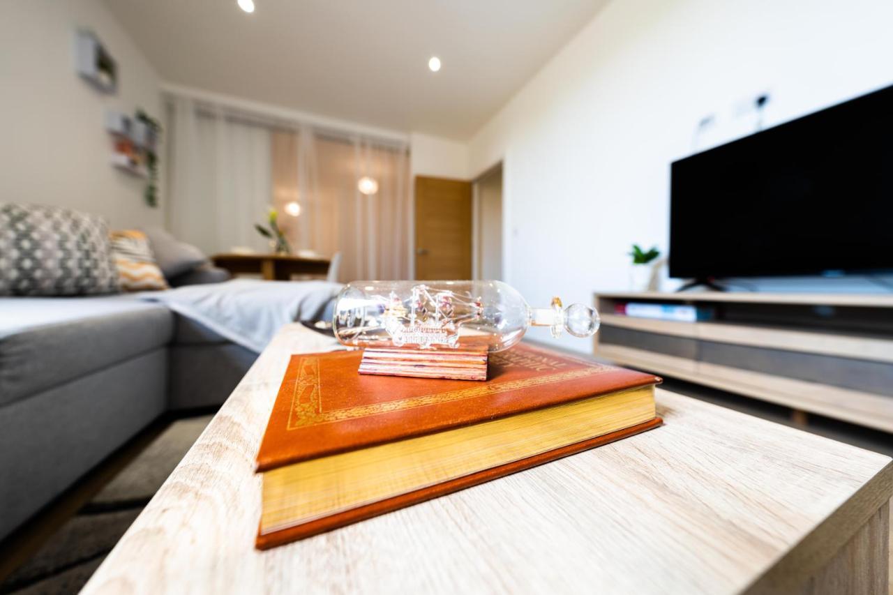 Mission Wave - Venture Apartment Staines-upon-Thames Exteriör bild