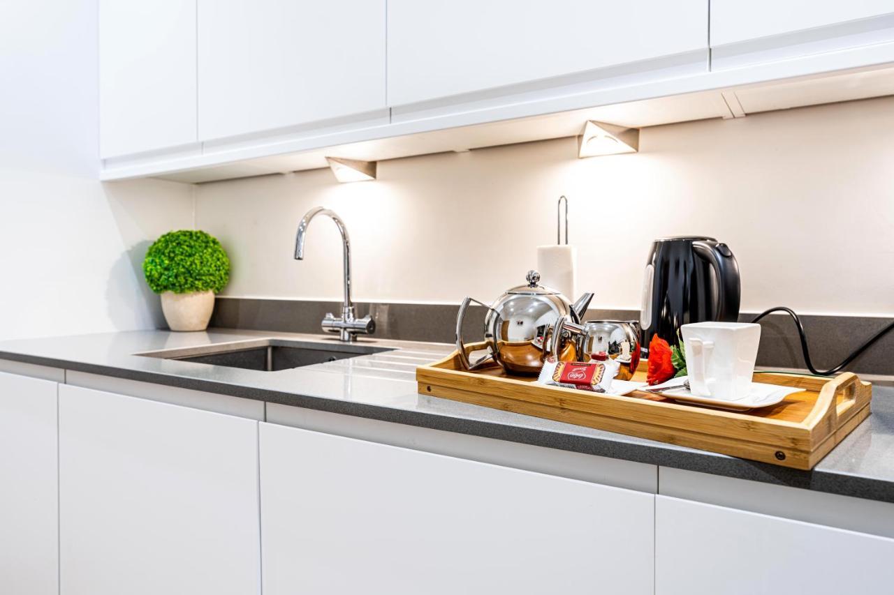 Mission Wave - Venture Apartment Staines-upon-Thames Exteriör bild