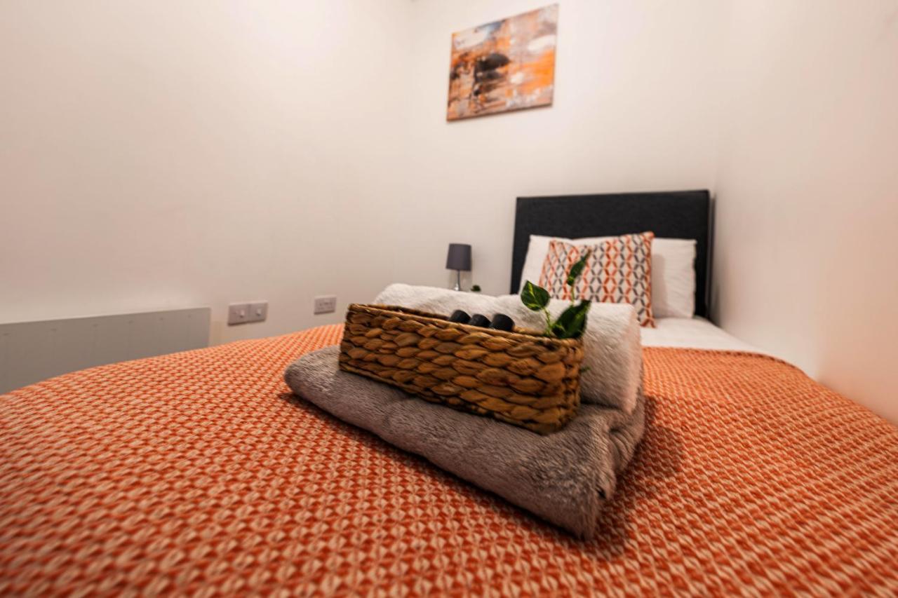 Mission Wave - Venture Apartment Staines-upon-Thames Exteriör bild