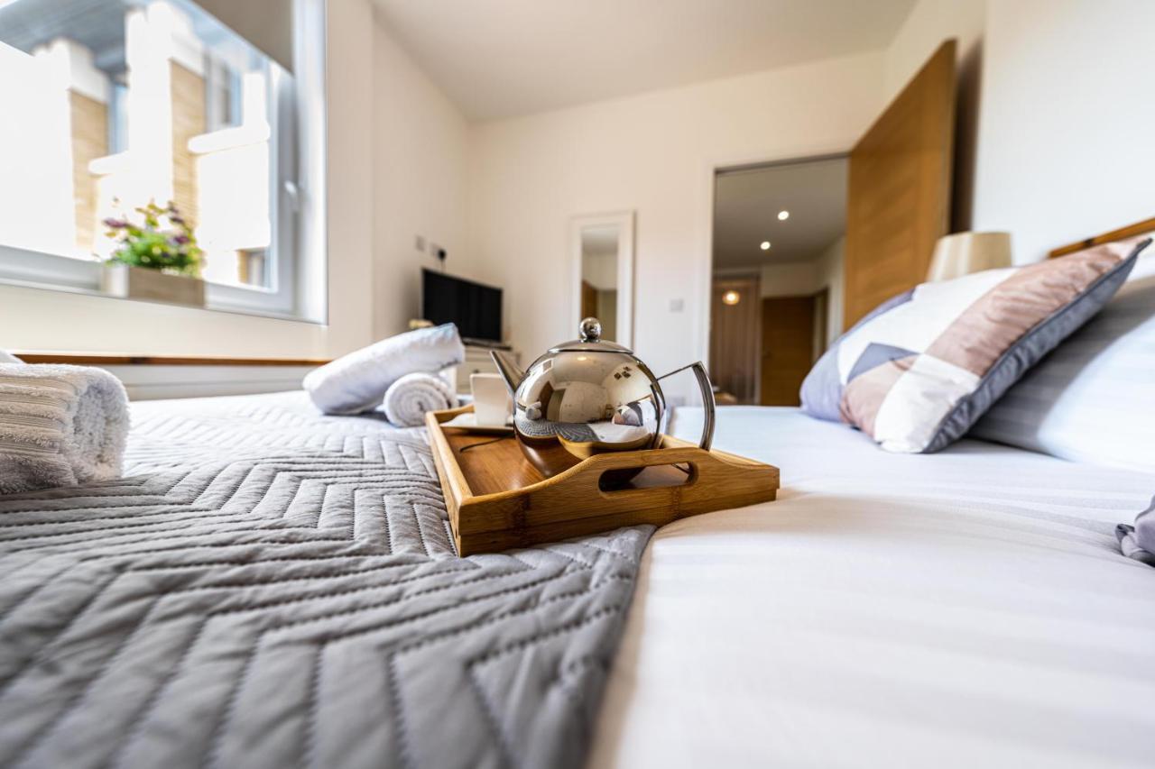 Mission Wave - Venture Apartment Staines-upon-Thames Exteriör bild
